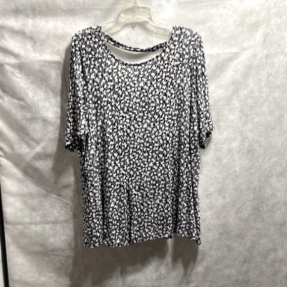 LANE BRYANT Black White Ditsy  Floral Top Back Keyhole PLus Size 18 20 - Picture 6 of 10